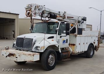 Main image International 7400